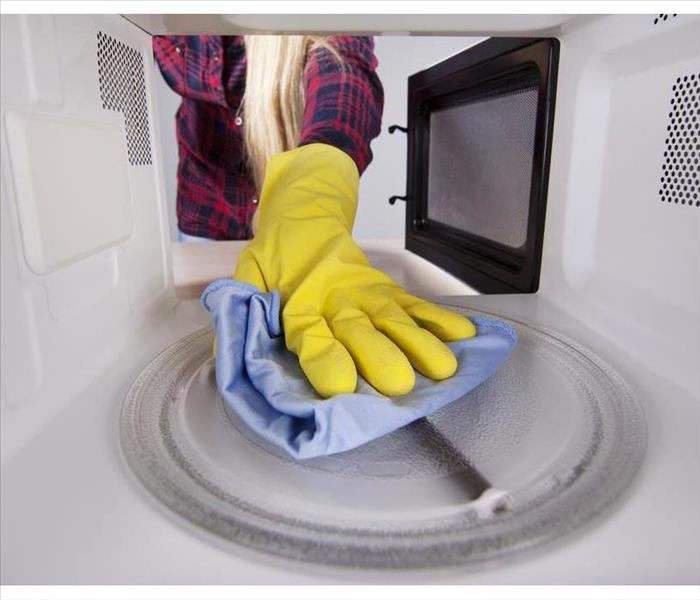 Cleaning the inside of a microwave